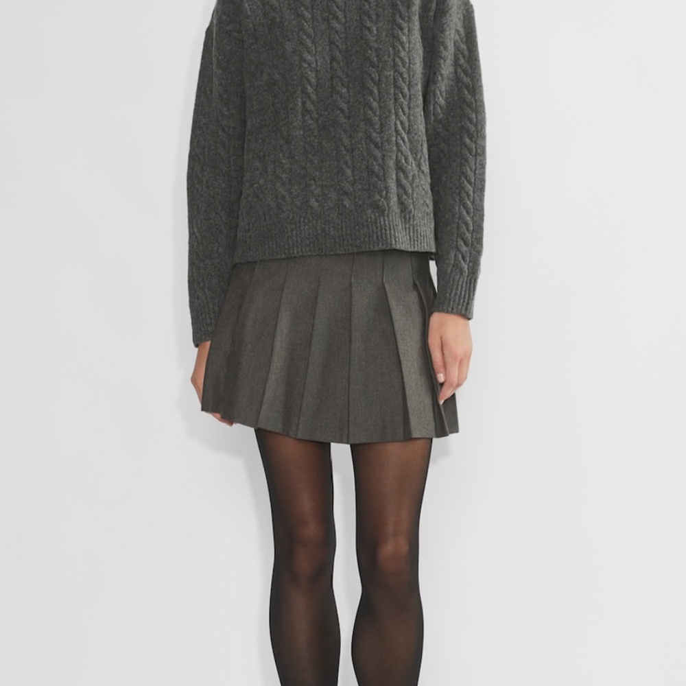 NWT Aritzia Sunday Best Olive Mini Skirt – Size 0, Micro High-Rise